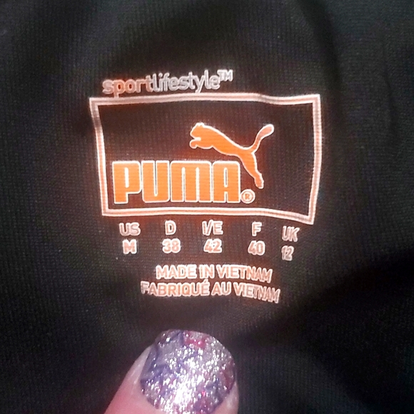 Bundle of 2 Shorts in Medium - Picture 6 of 7